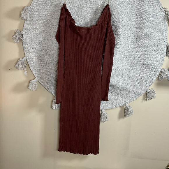 Reddish brown tight dress - Picture 3 of 3